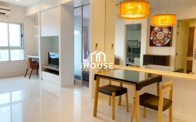 Q. House Condo Sathorn