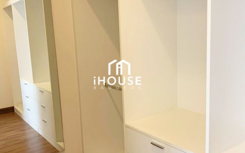 Q. House Condo Sathorn