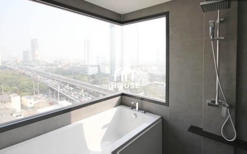 Urbano Absolute Sathon - Taksin