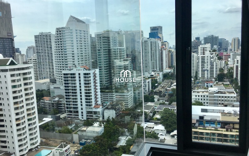 Edge Sukhumvit 23