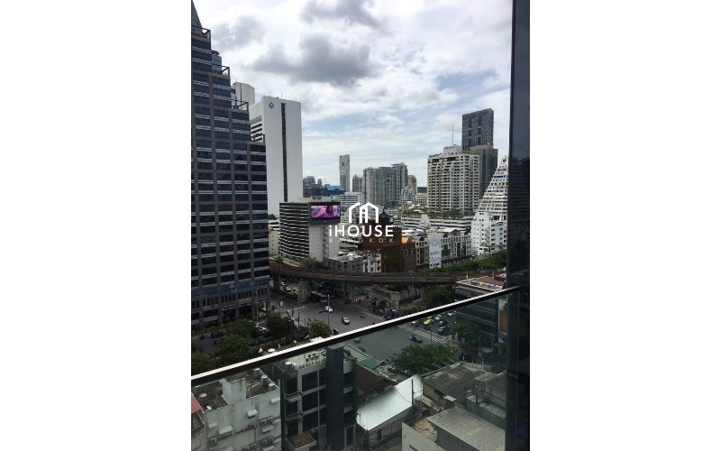 Ashton Silom