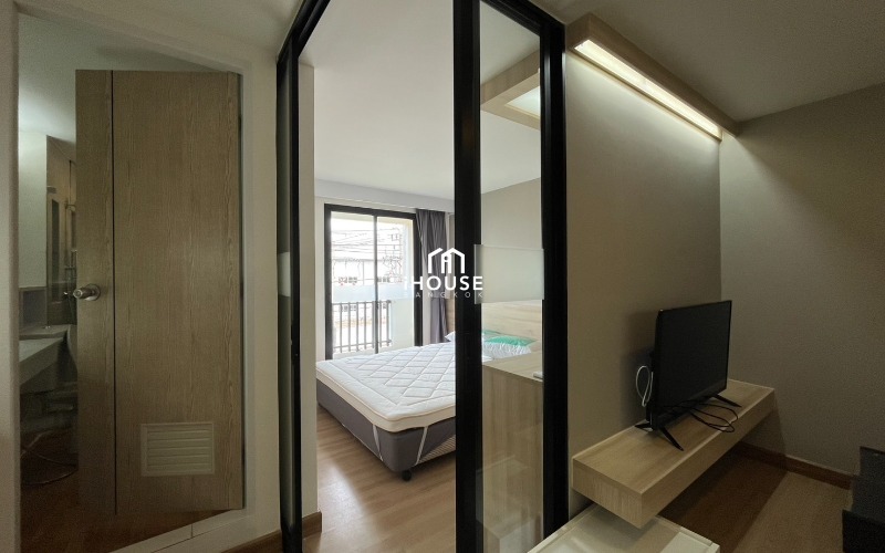 Level Condominium