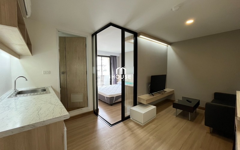 Level Condominium
