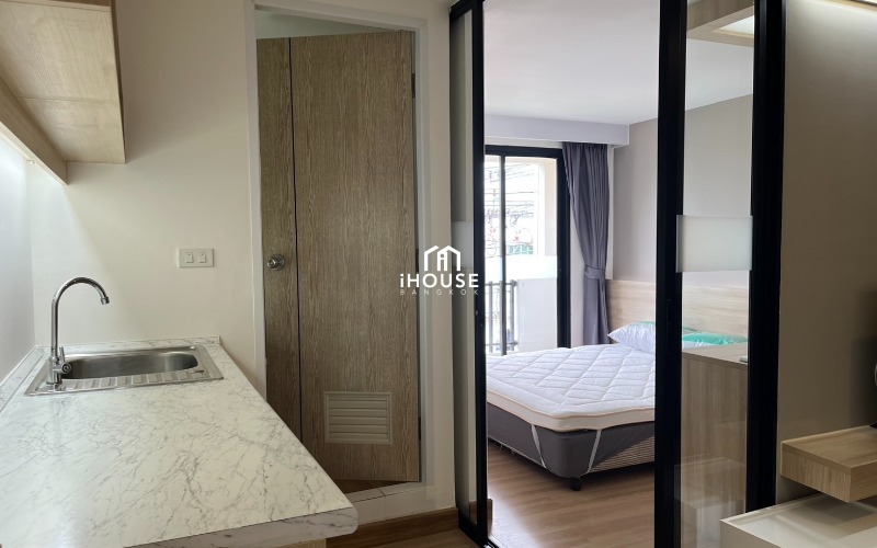Level Condominium