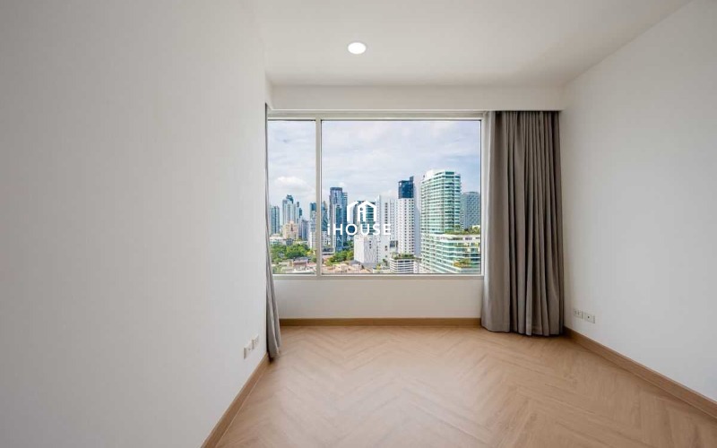 Hampton Thonglor 10