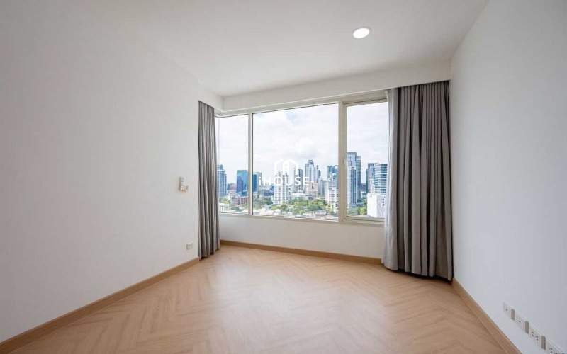Hampton Thonglor 10